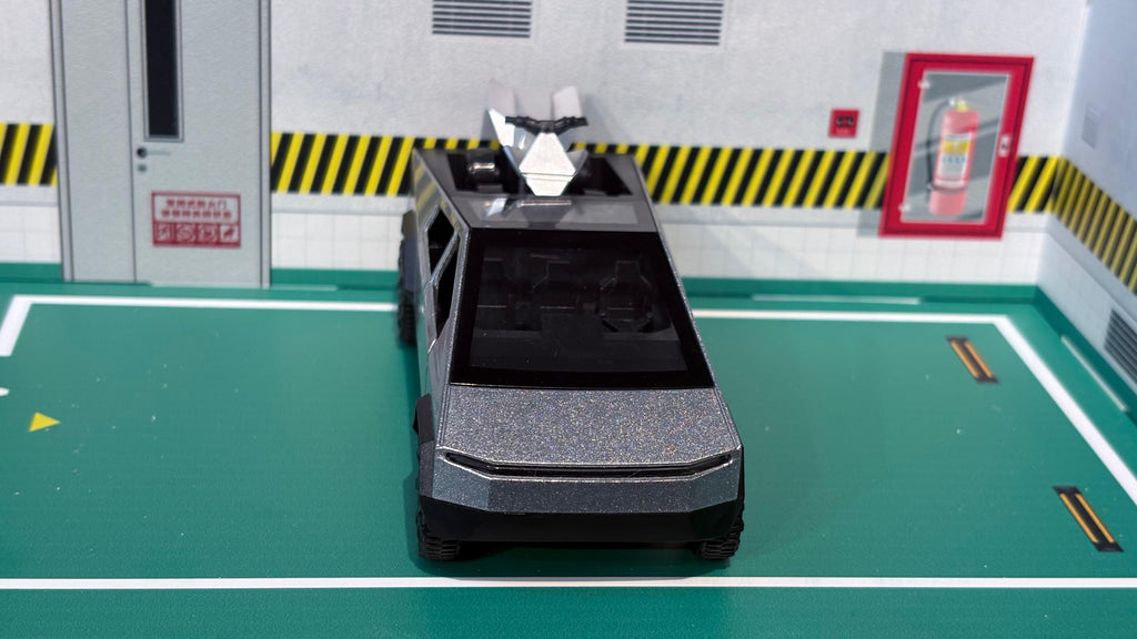 1:36 Tesla Cybertruck Diecast with Cyberquad