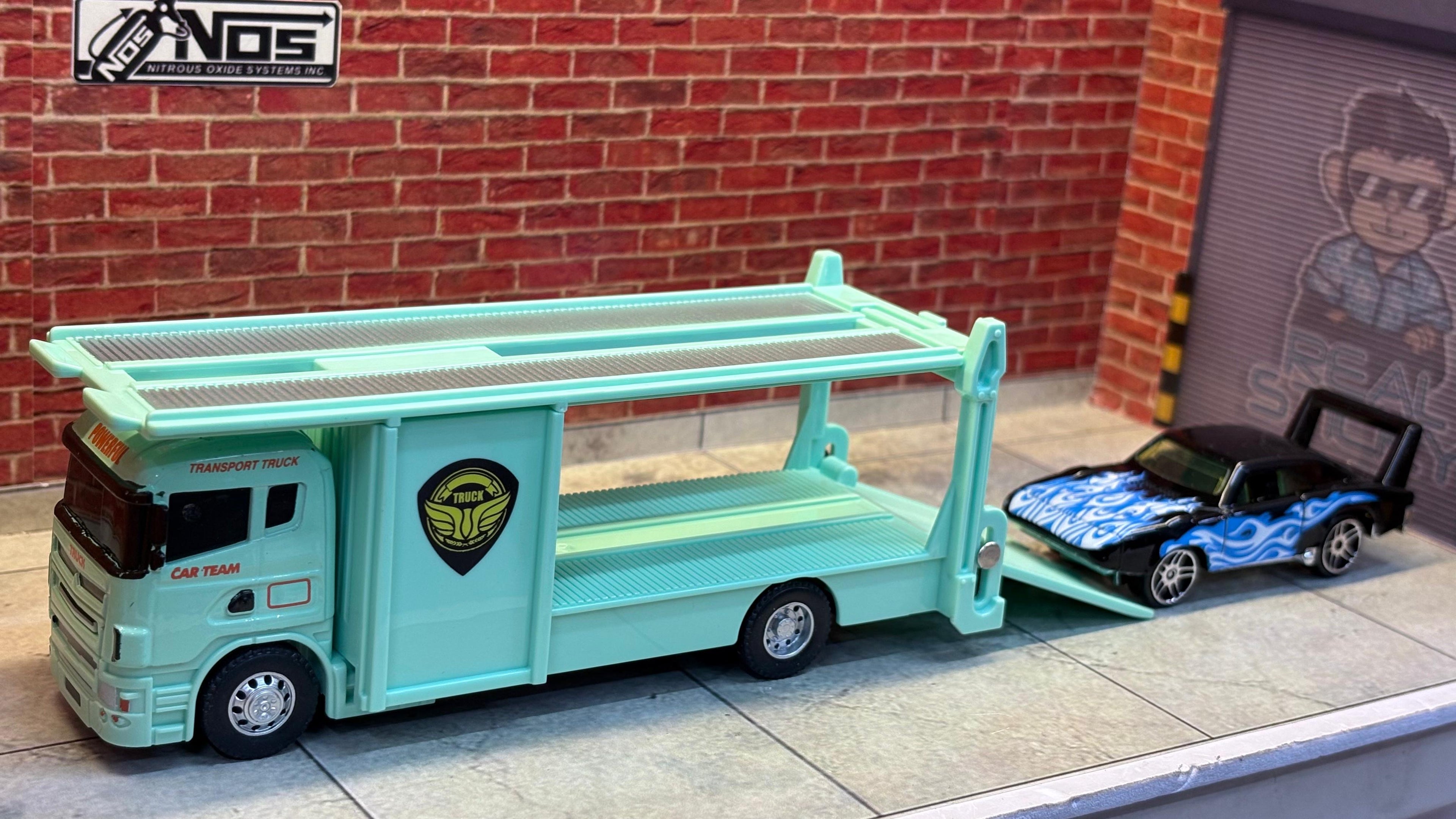 1:64 "Car Team" Transport Set – Seafoam Green Truck & Blue Flame Racer