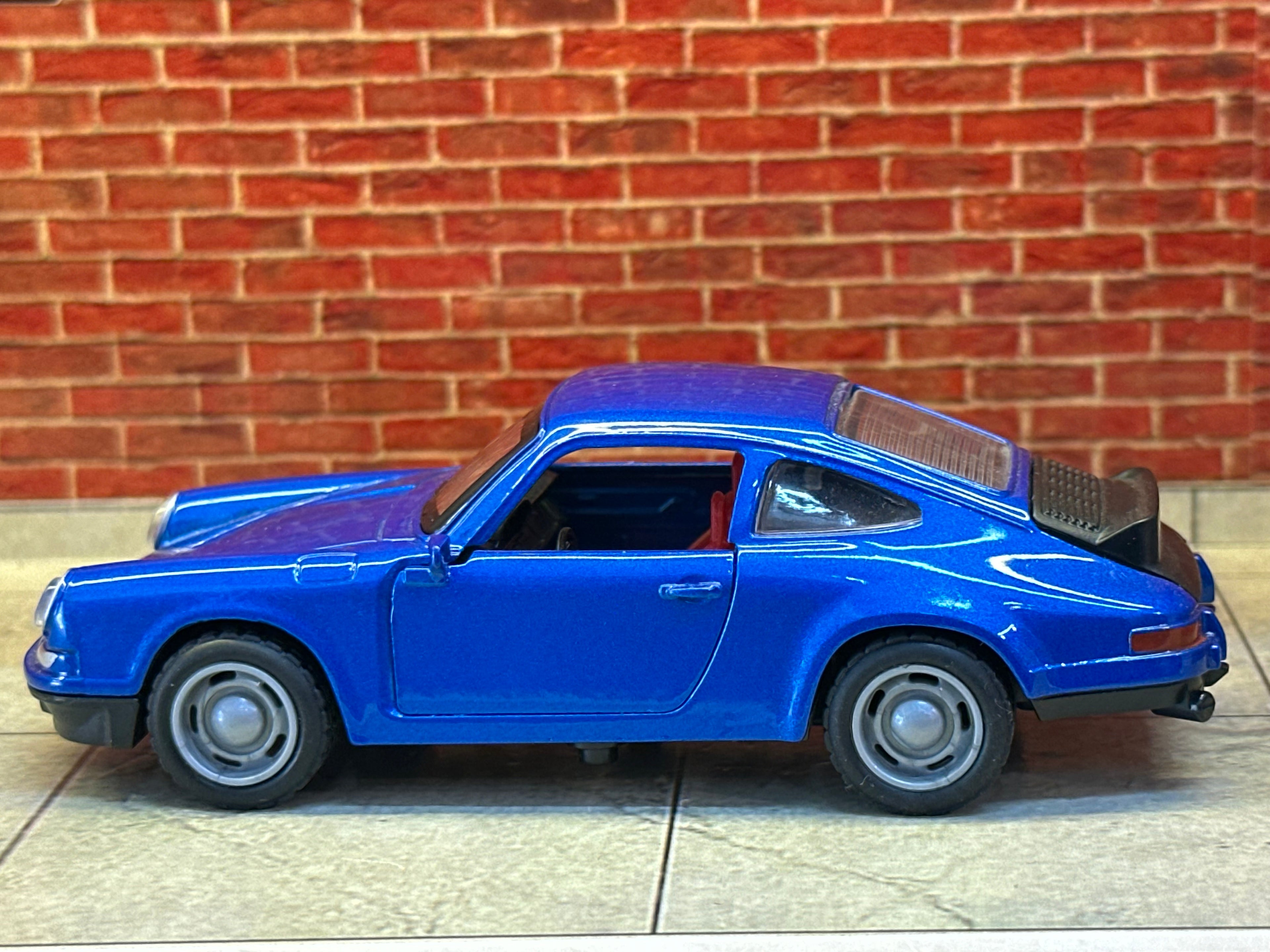 Porsche 911 Turbo (930) 1970 s 1:36 Scale