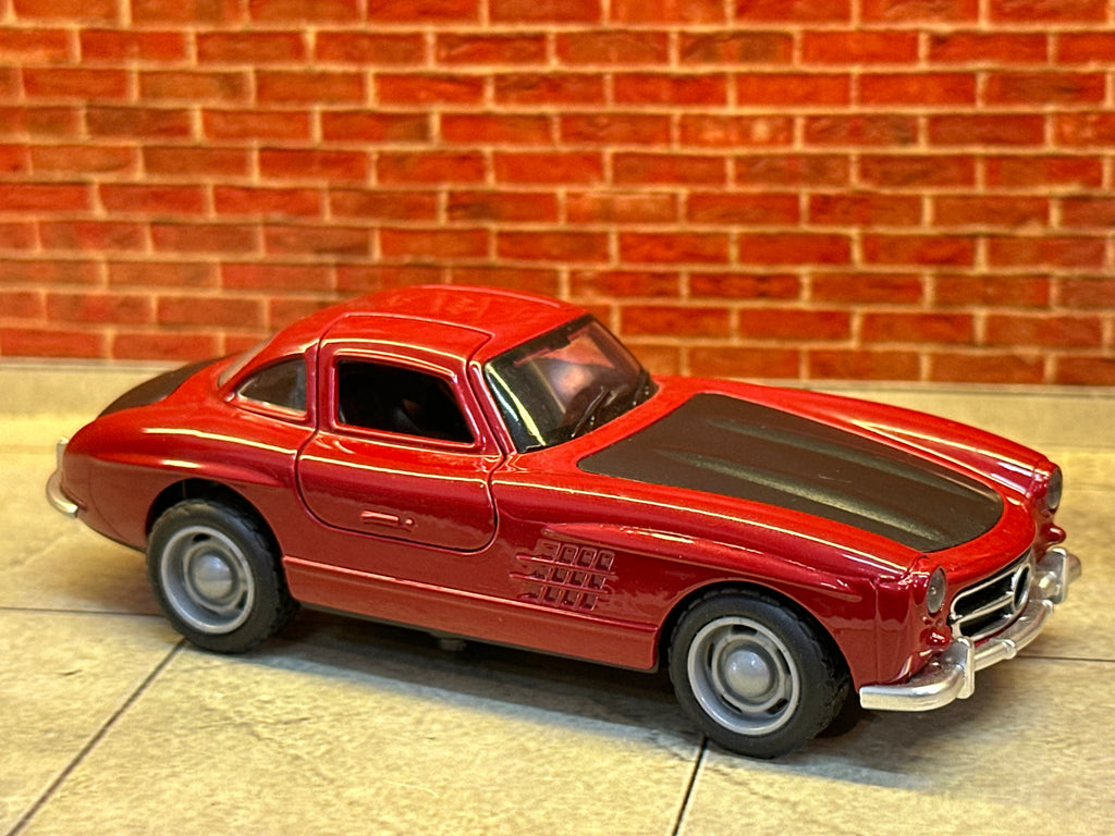 Mercedes Gullwing SL 300 1:36 Scale Premium Detailing