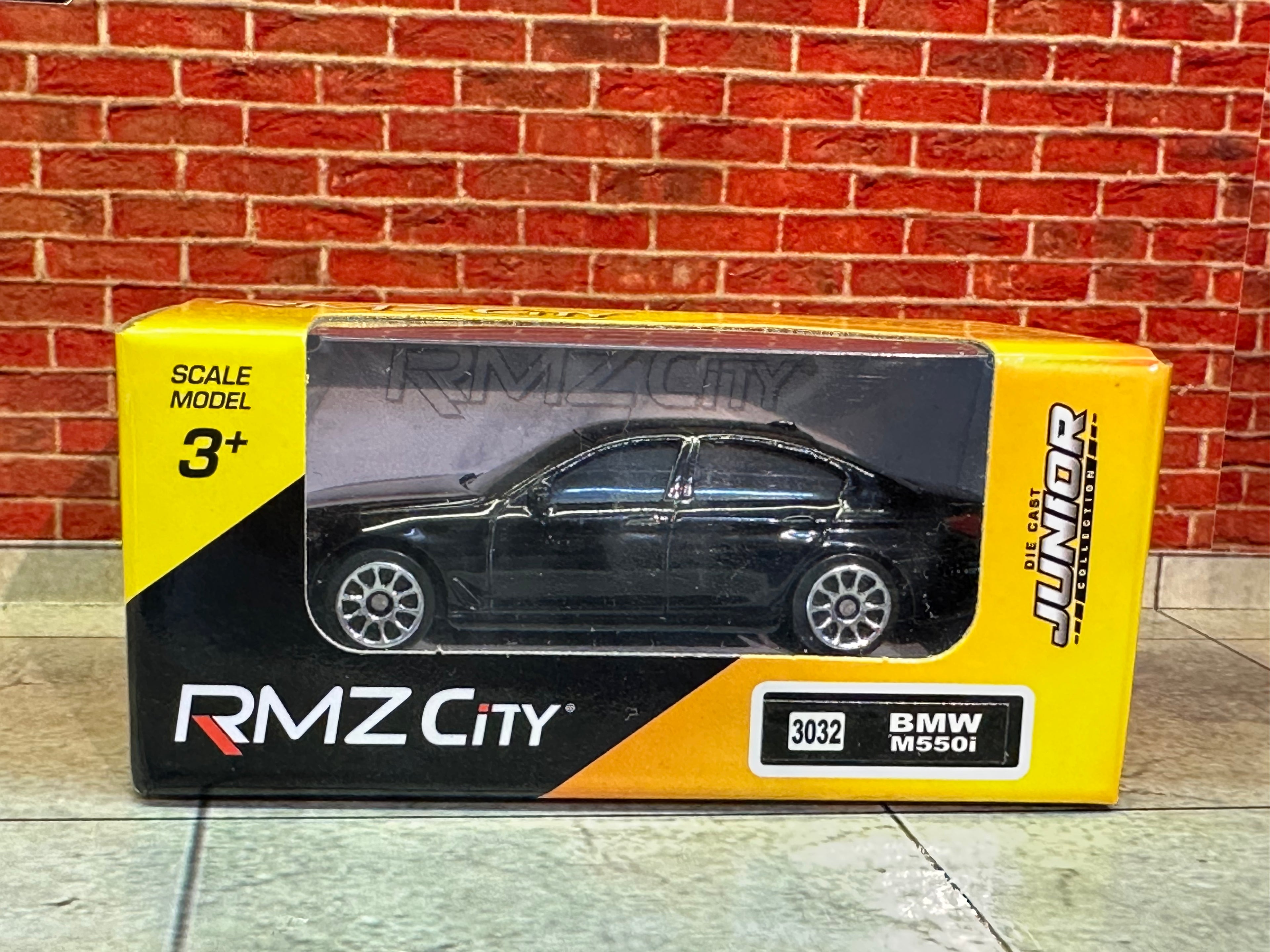 RMZ City Official Licensed BMW M550i 1:64 Scale
