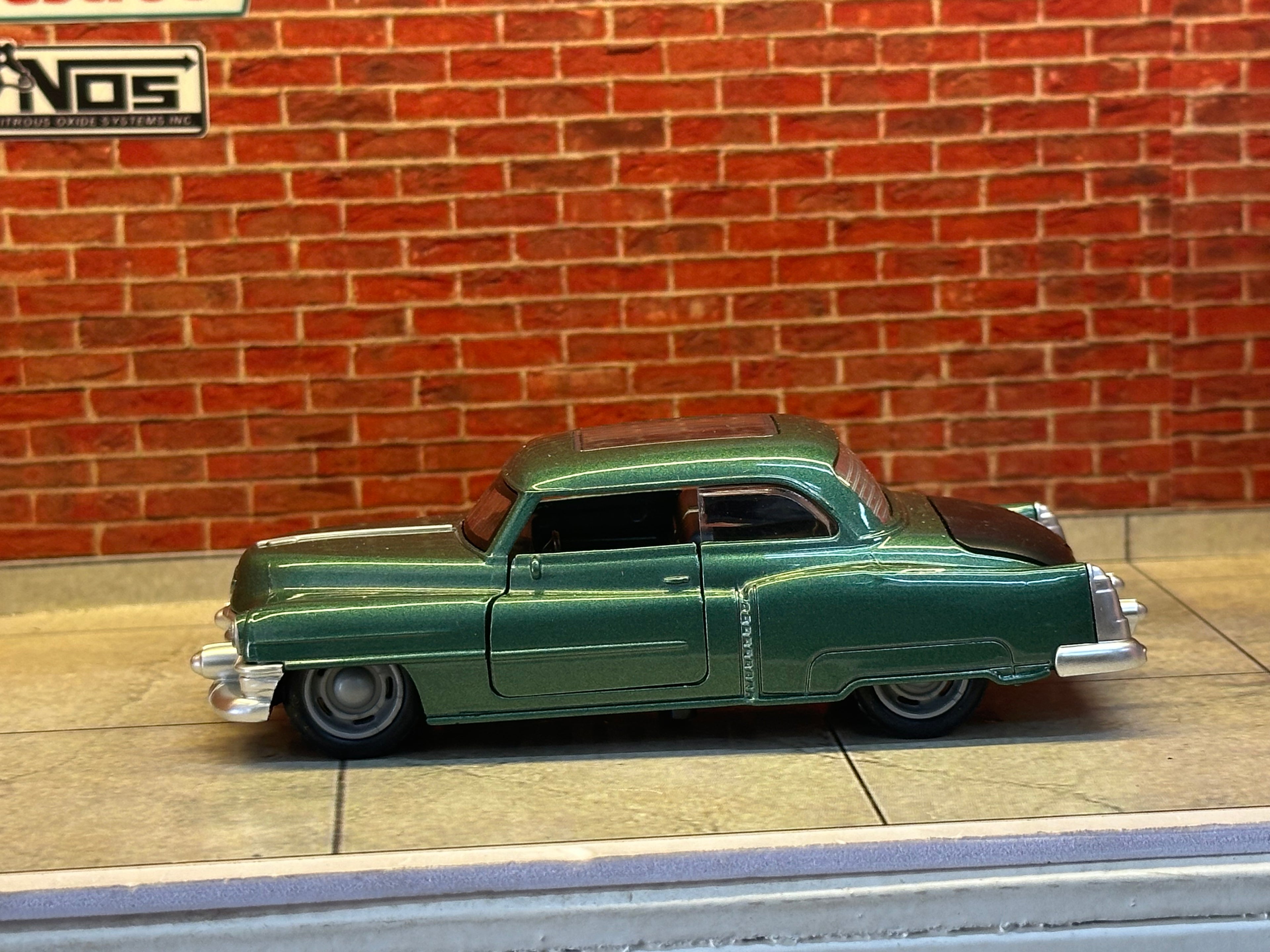 1949 CADILLAC SERIES 62 SEDANETTE PREMIUM 1:36