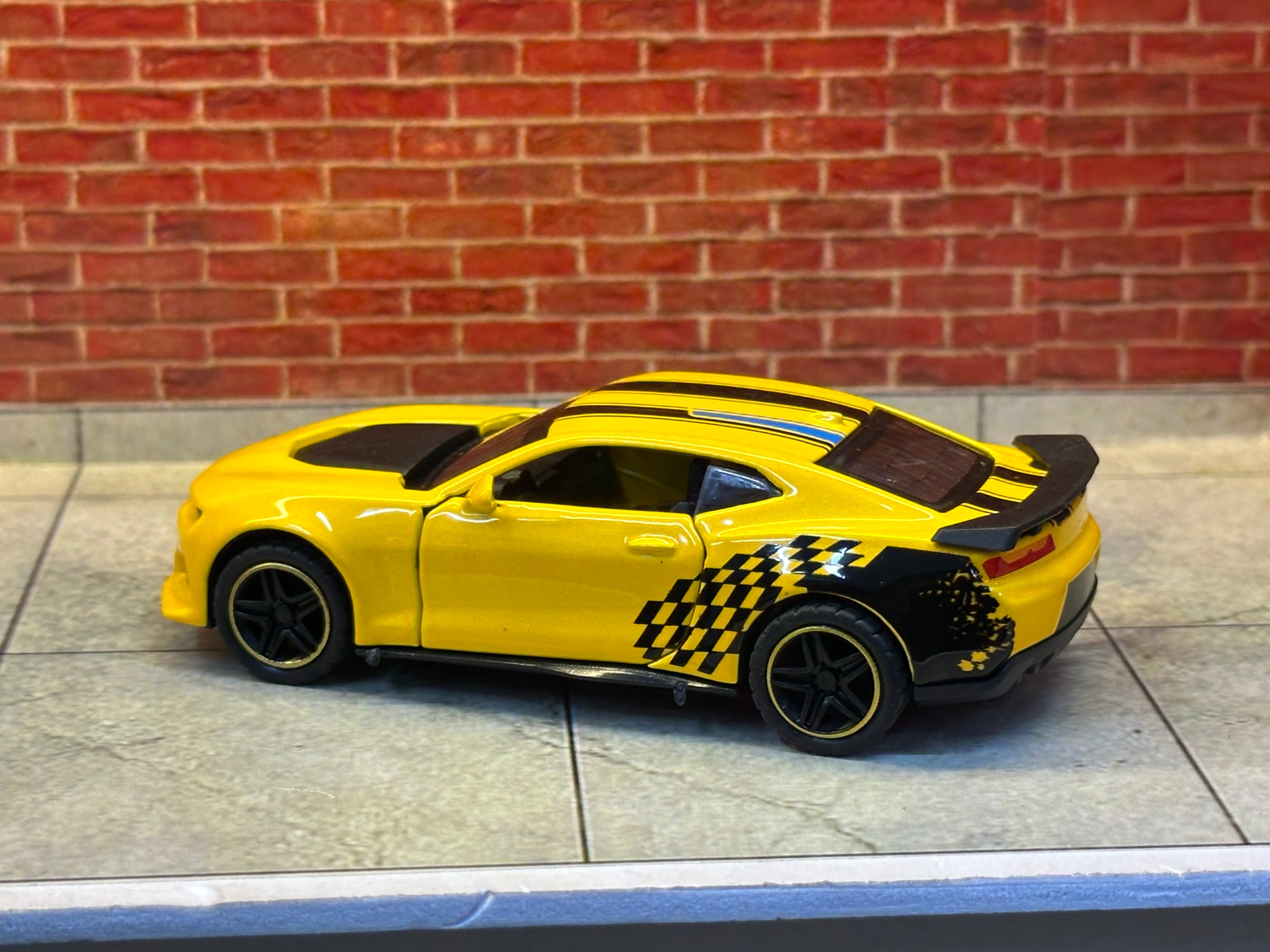CHEVEROLET CAMARO 2017 ZL1 1:43 SCALE