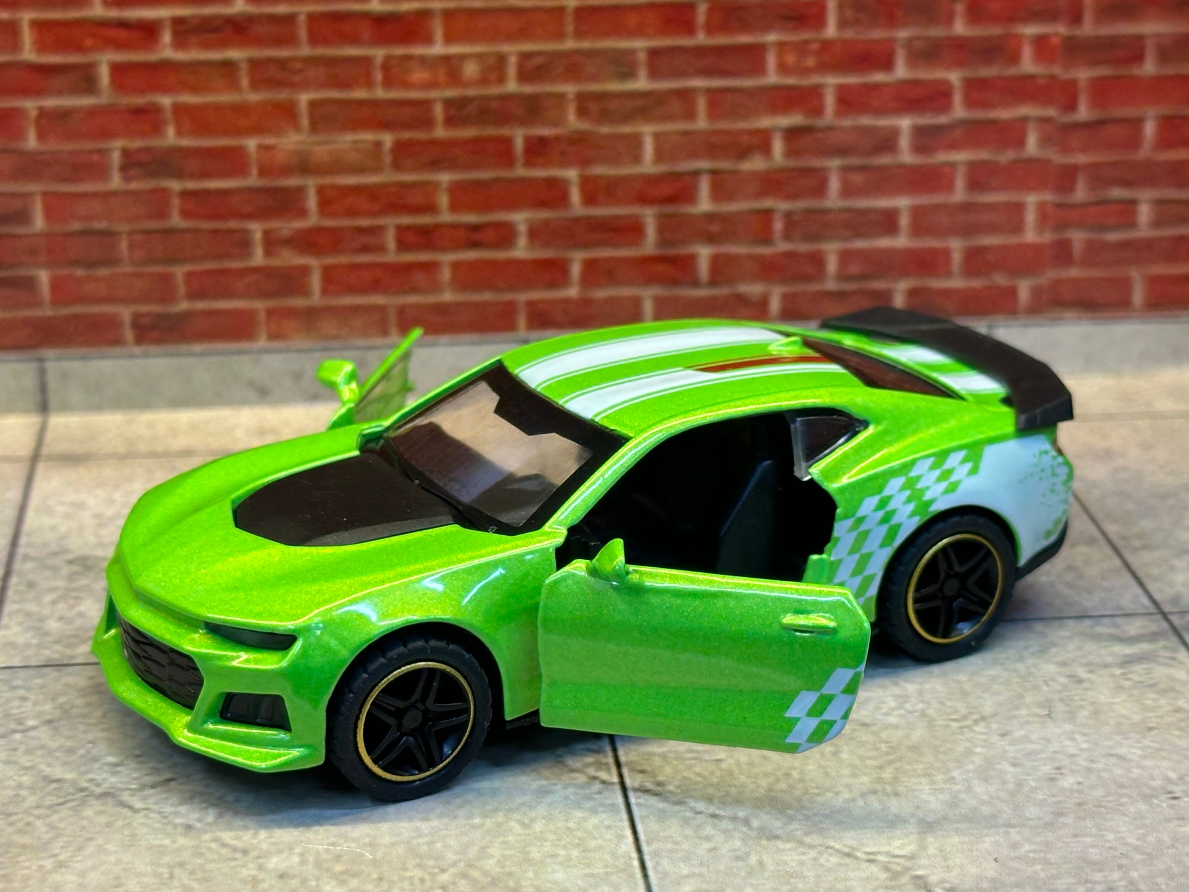 CHEVEROLET CAMARO 2017 ZL1 1:43 SCALE