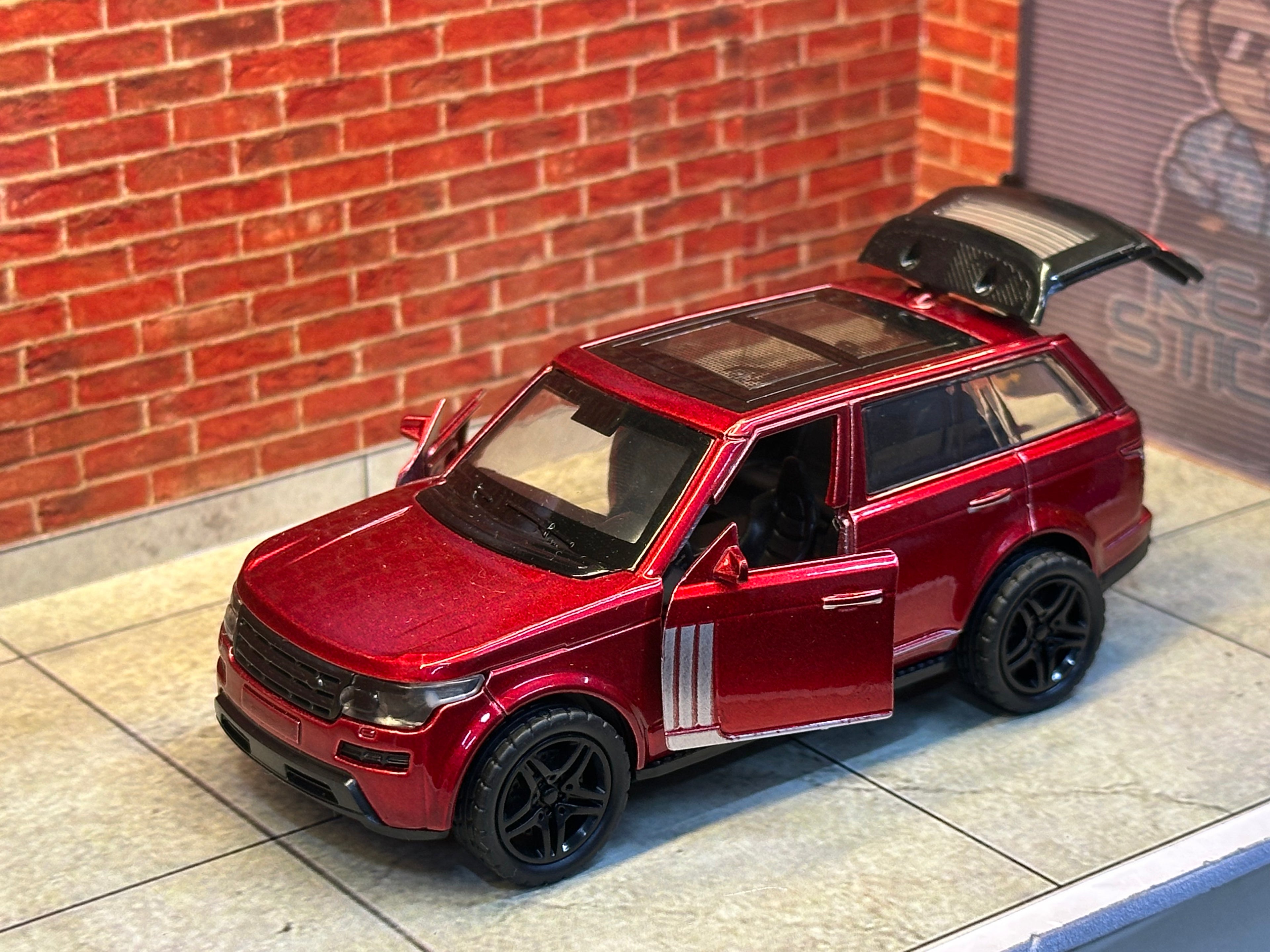 RANGE ROVER L405 1:36 SCALE RED