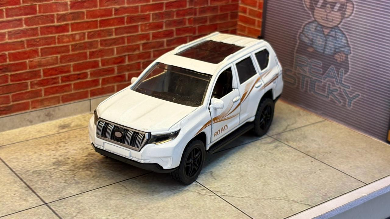 Toyota Land Cruiser Prado 1:36 SCALE