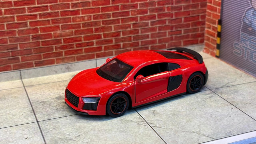 AUDI R8 1:43 SCALE