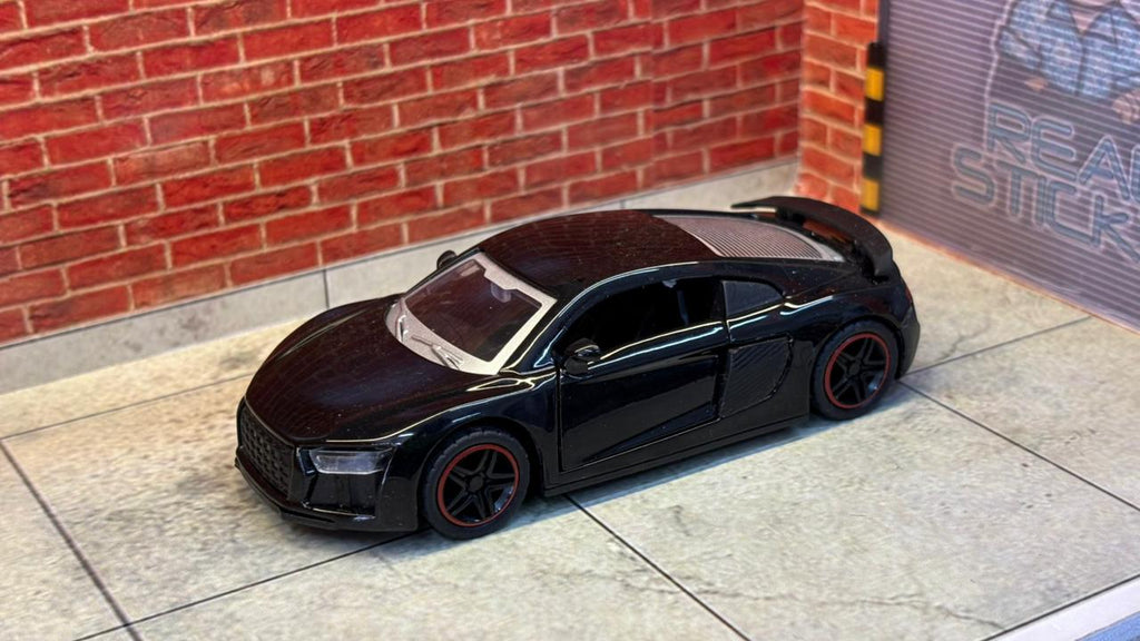 AUDI R8 1:43 SCALE