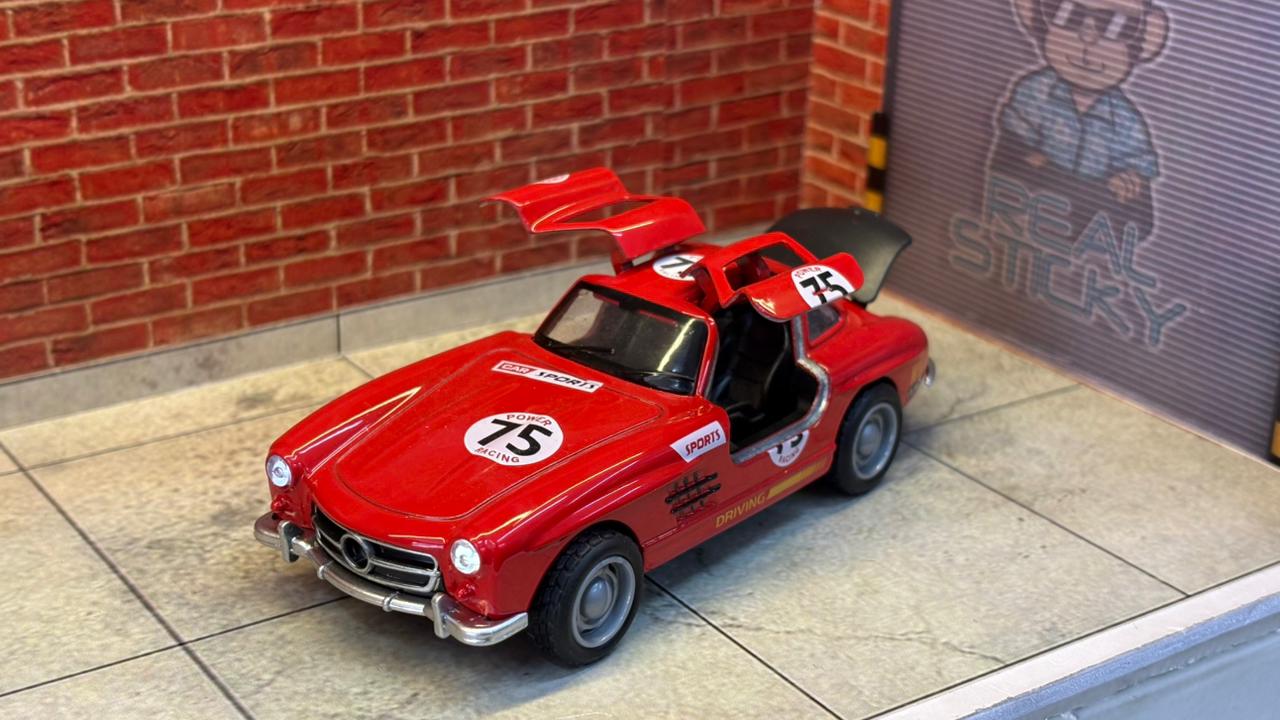 MERCEDES GULLWING SL 300 1:36 SCALE