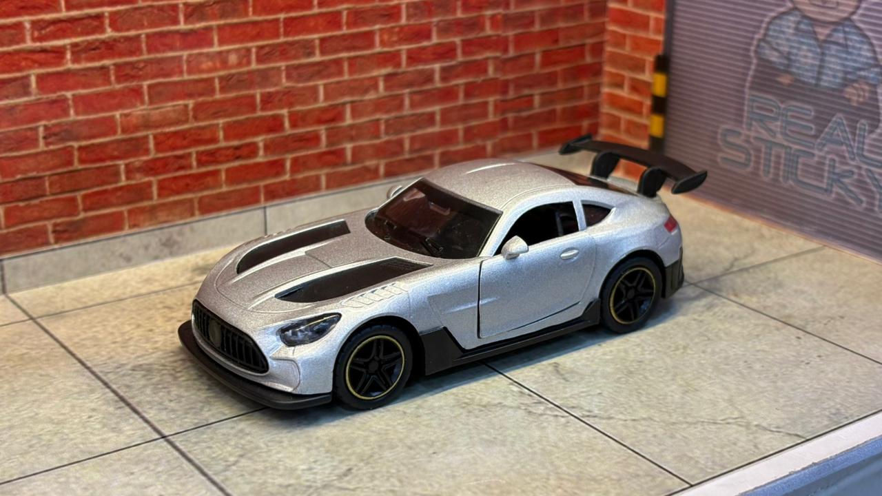 Mercedes-Benz AMG 1:43 SCALE