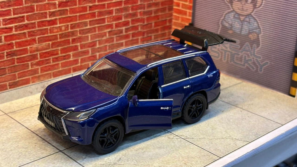 Lexus LX 570 1:36 SCALE