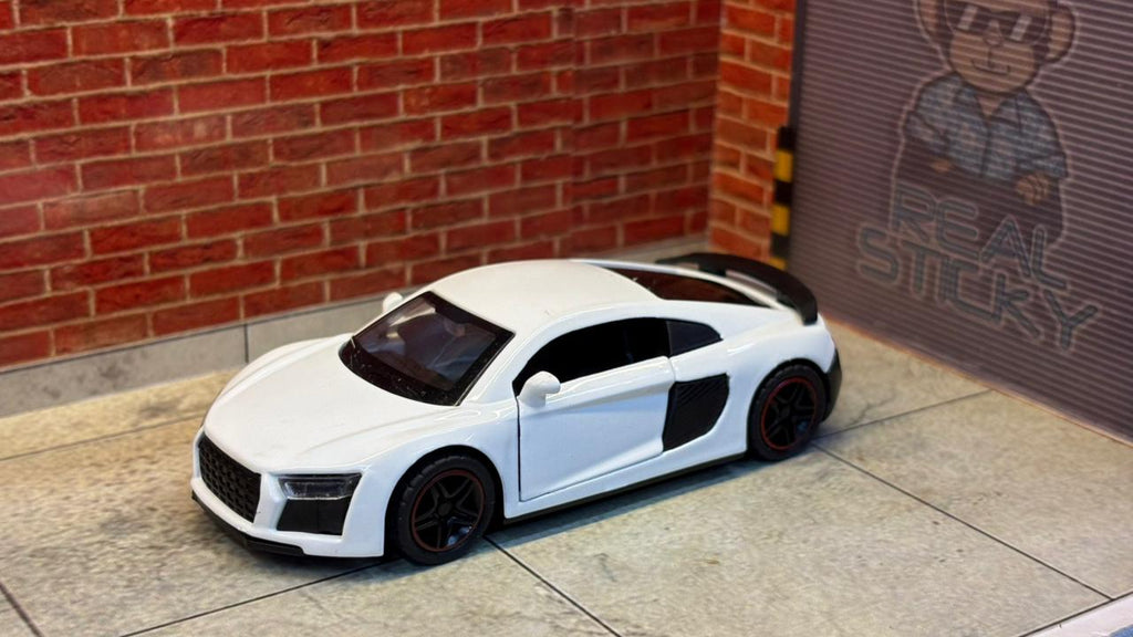 AUDI R8 1:43 SCALE