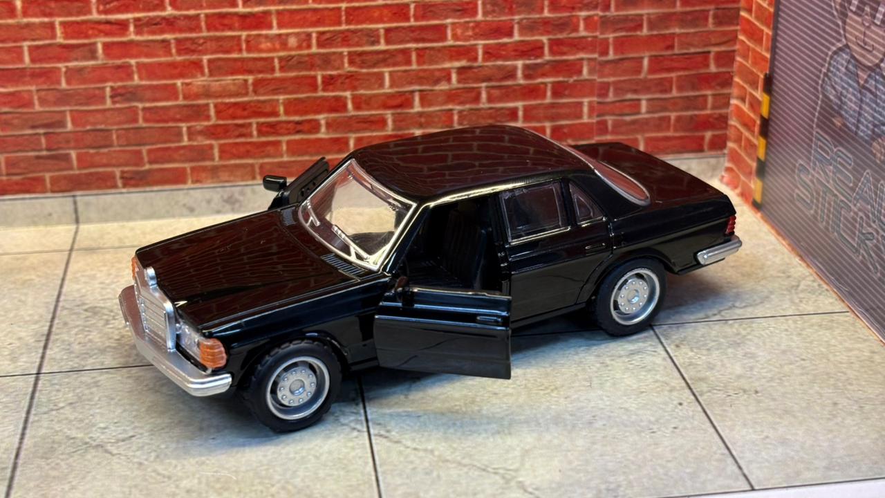 MERCEDES BENZ W123 1:36 SCALE BOX PIECE