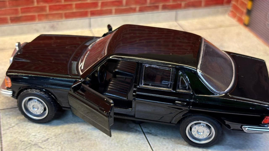 MERCEDES BENZ W123 1:36 SCALE BOX PIECE