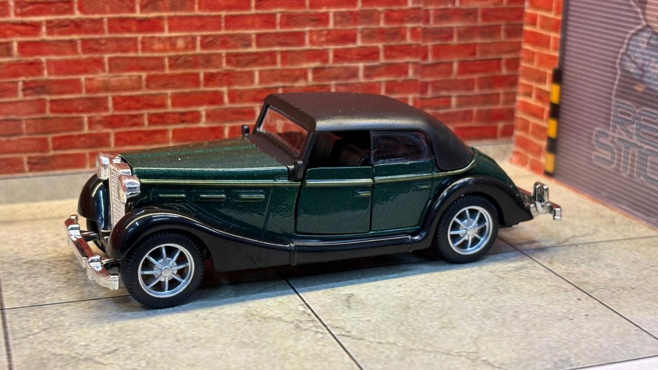 VINTAGE 1:36 SCALE DARK GREEN BOX PIECE
