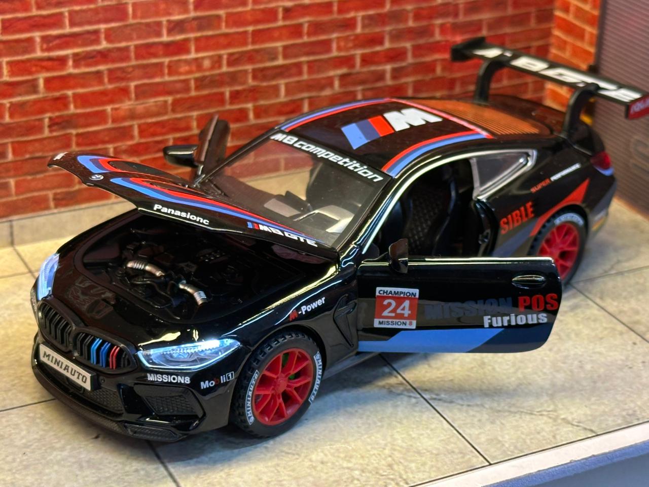 BMW M8 GTE Racing Edition (1:32 Scale)