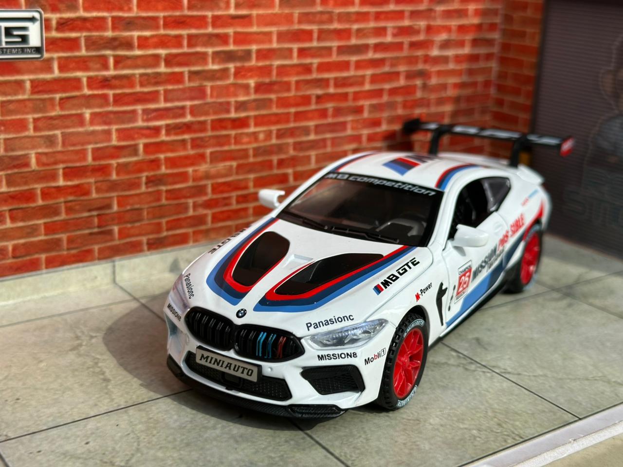 BMW M8 GTE Racing Edition (1:32 Scale)