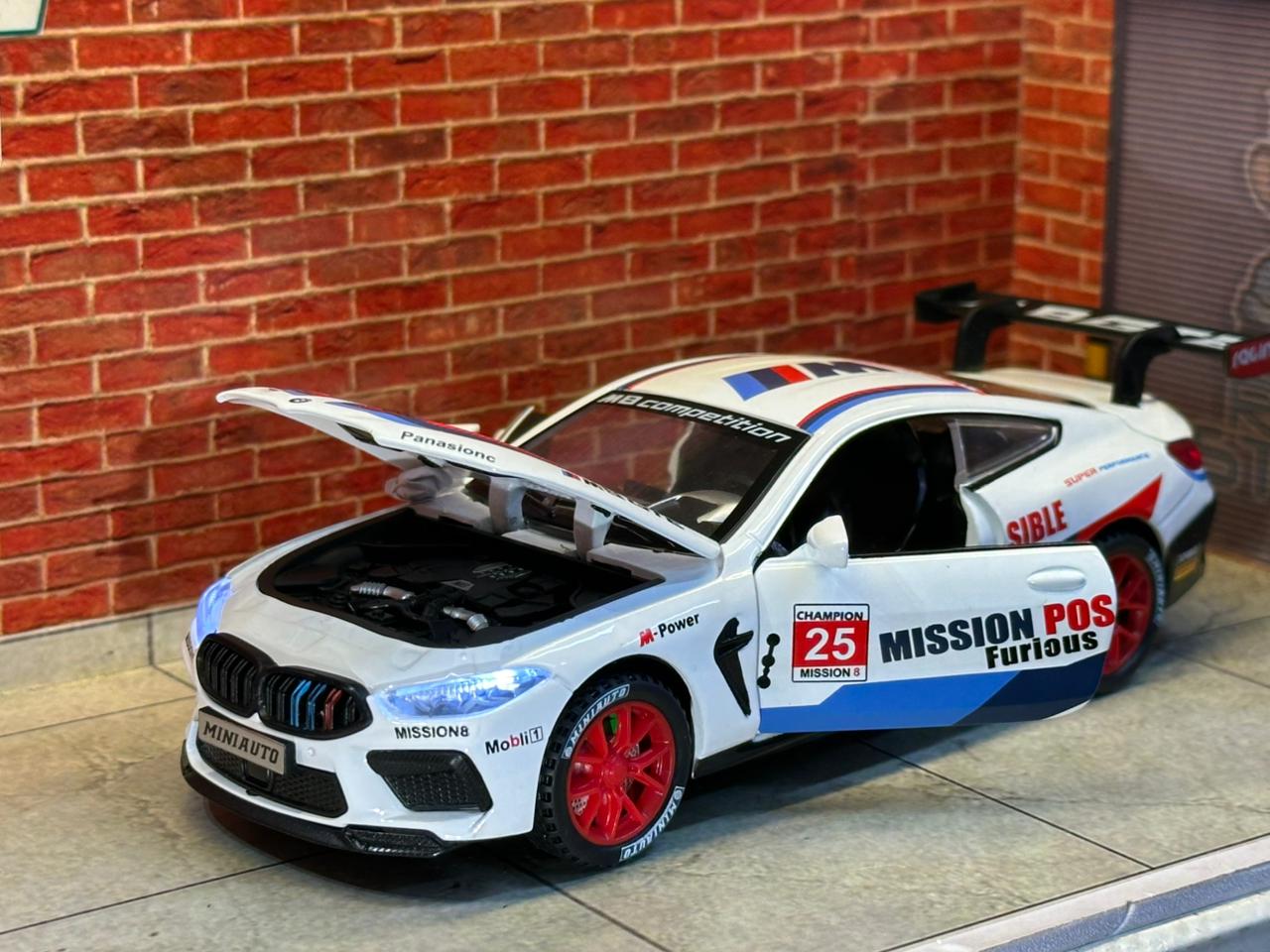 BMW M8 GTE Racing Edition (1:32 Scale)