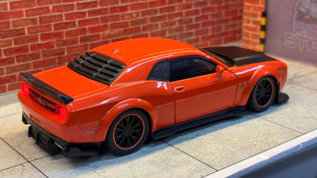 Dodge Challenger SRT Hellcat Widebody (1:32 Scale)