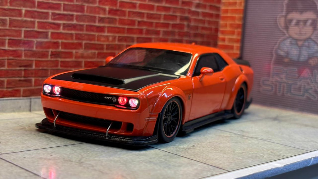 Dodge Challenger SRT Hellcat Widebody (1:32 Scale)