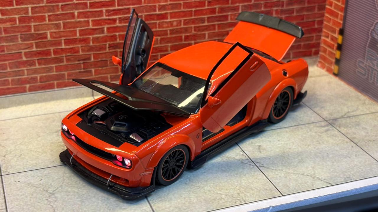 Dodge Challenger SRT Hellcat Widebody (1:32 Scale)