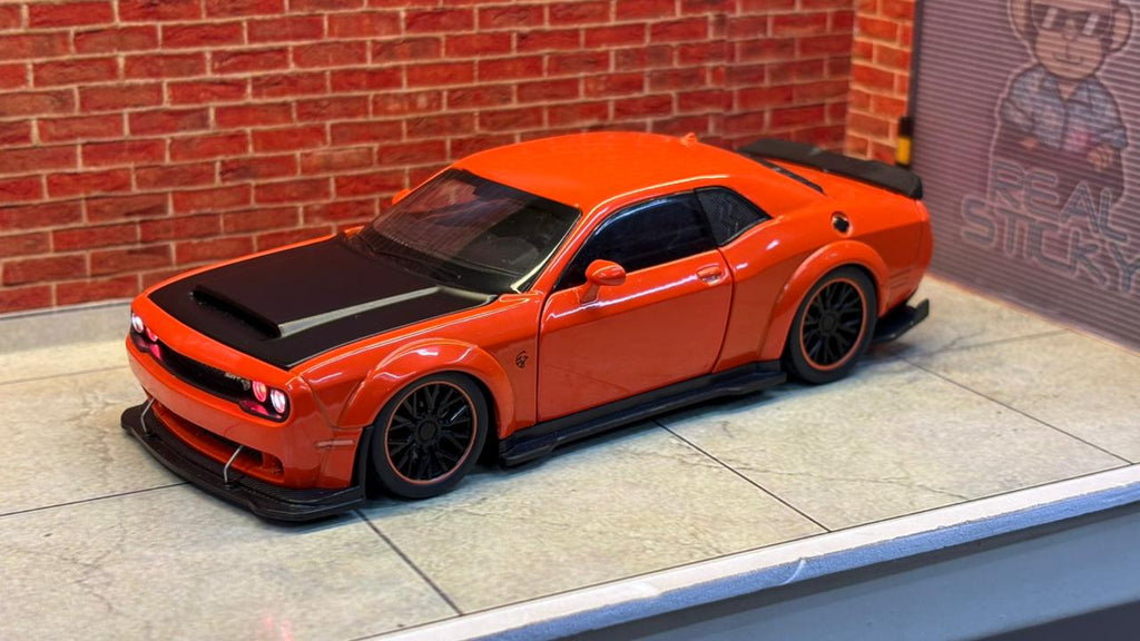 Dodge Challenger SRT Hellcat Widebody (1:32 Scale)