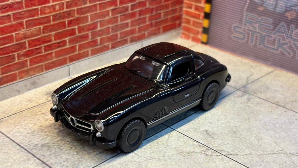Mercedes-Benz 300 SL Gullwing (1:43 Scale)