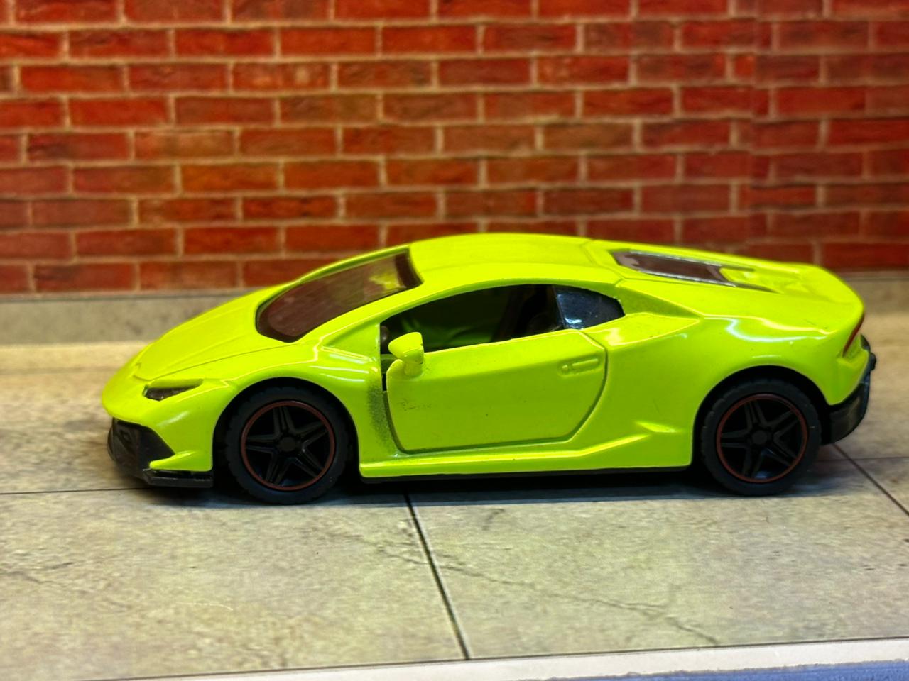 Lamborghini Huracán LP610-4 1:43 SCALE