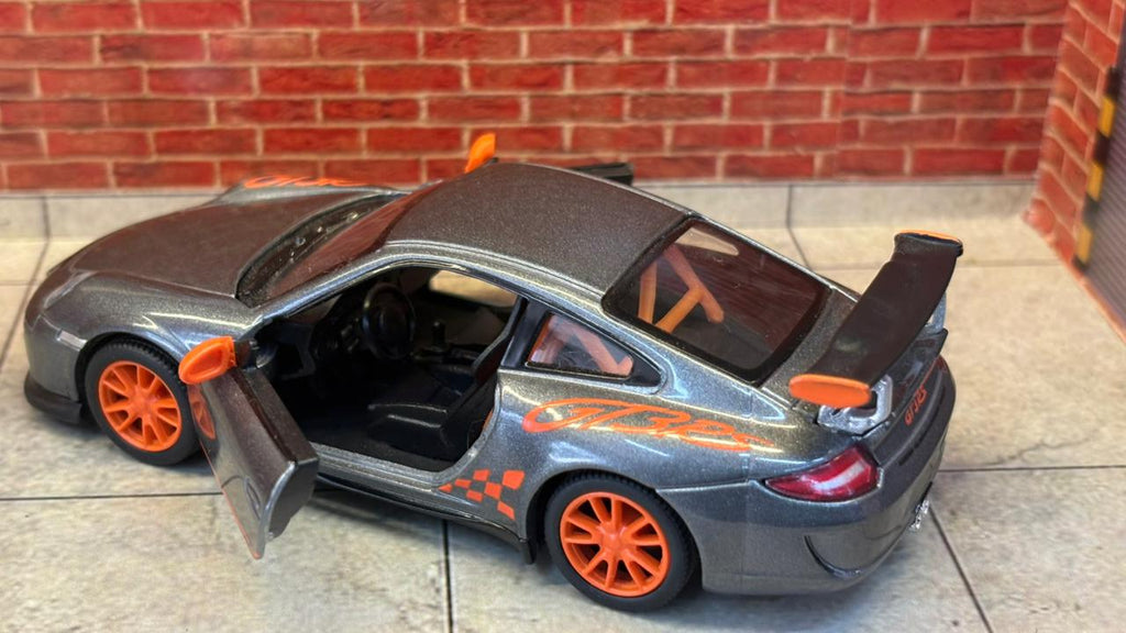 Kinsmart Porsche 911 (997) GT3 RS (1:36 Scale)
