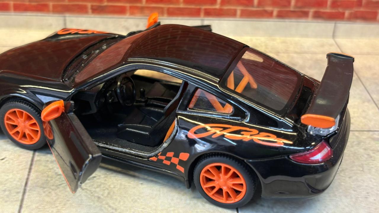 Kinsmart Porsche 911 (997) GT3 RS (1:36 Scale)