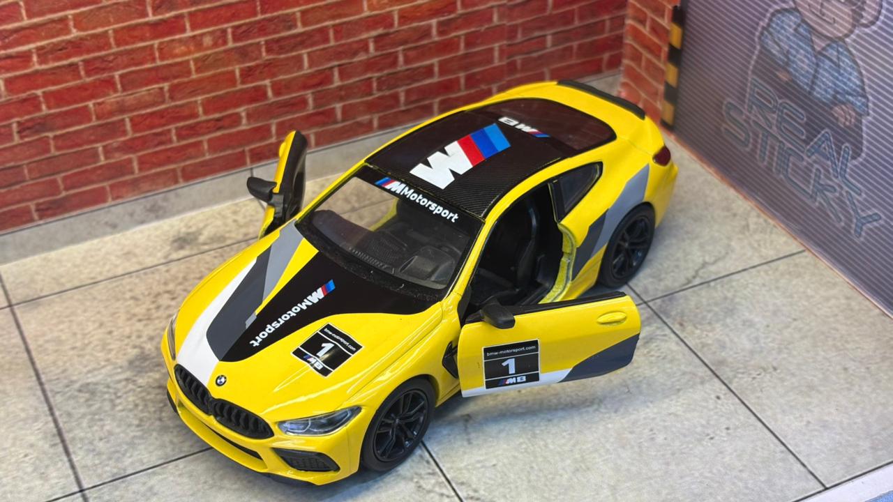 Kinsmart BMW M8 Competition Coupe 1:38