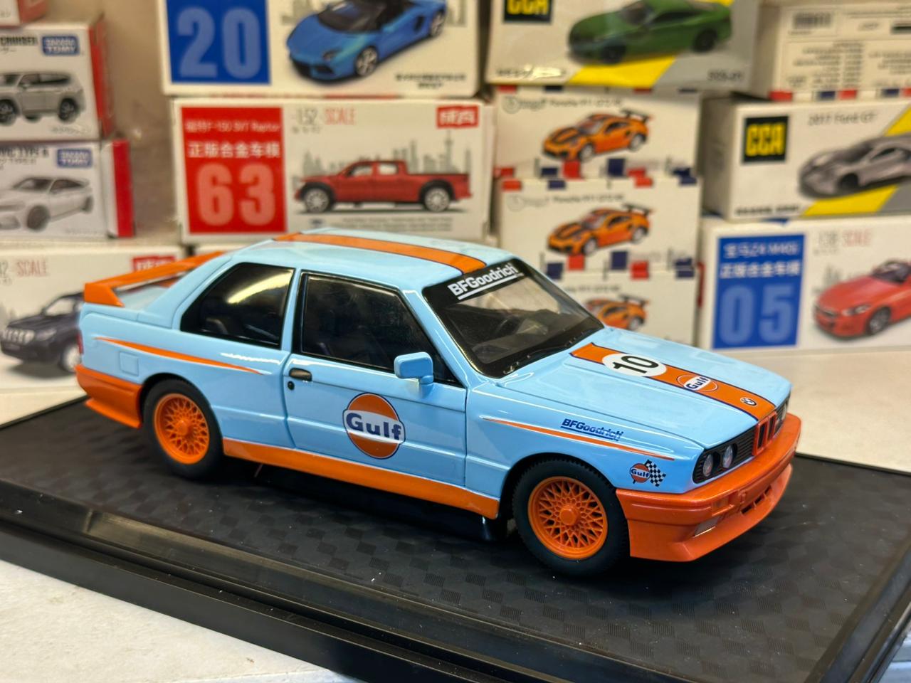 BMW M3 E30 GULF EDITION 1:24 SCALE
