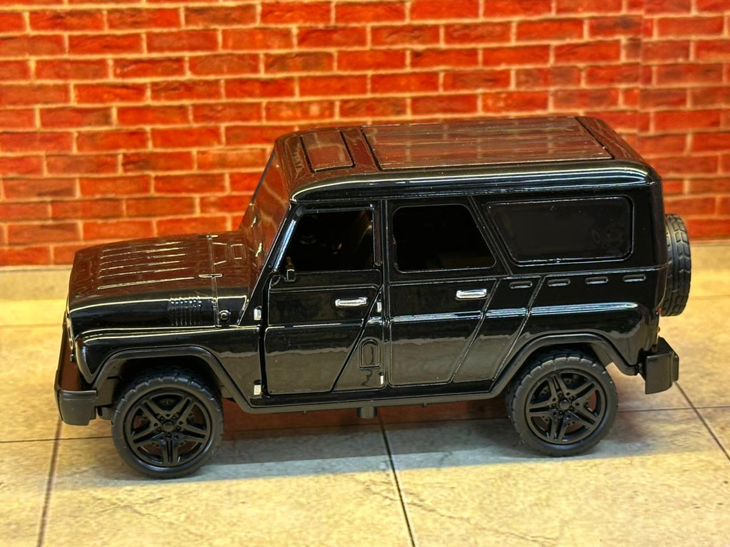 UAZ Hunter Off-Roader 1:36 Scale