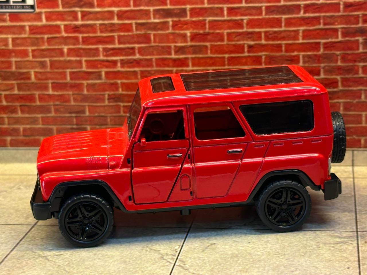 UAZ Hunter Off-Roader 1:36 Scale
