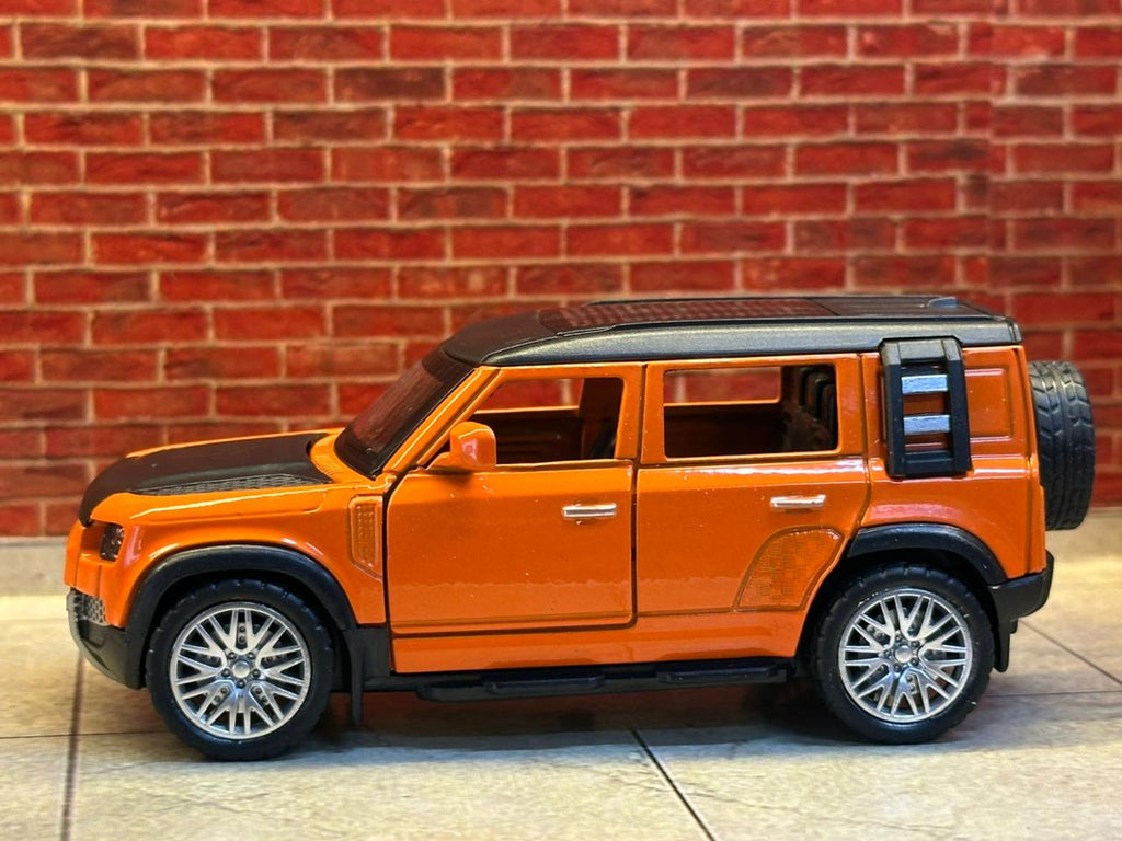 DEFENDER 1:36 SCALE 2 DOOR AND BOOT OPENABLE