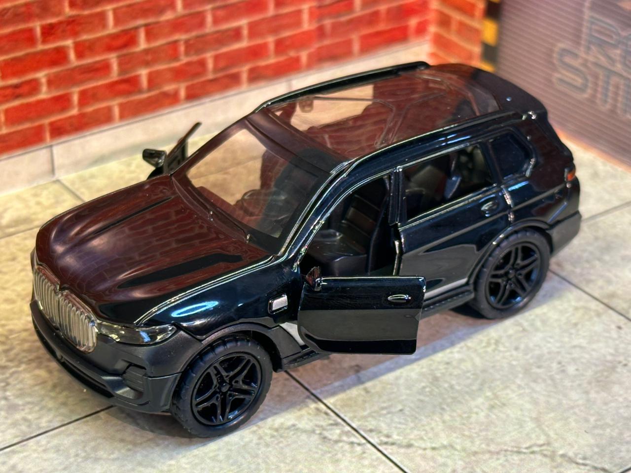 BMW X7 Luxury xDrive Edition  1:43 Scale