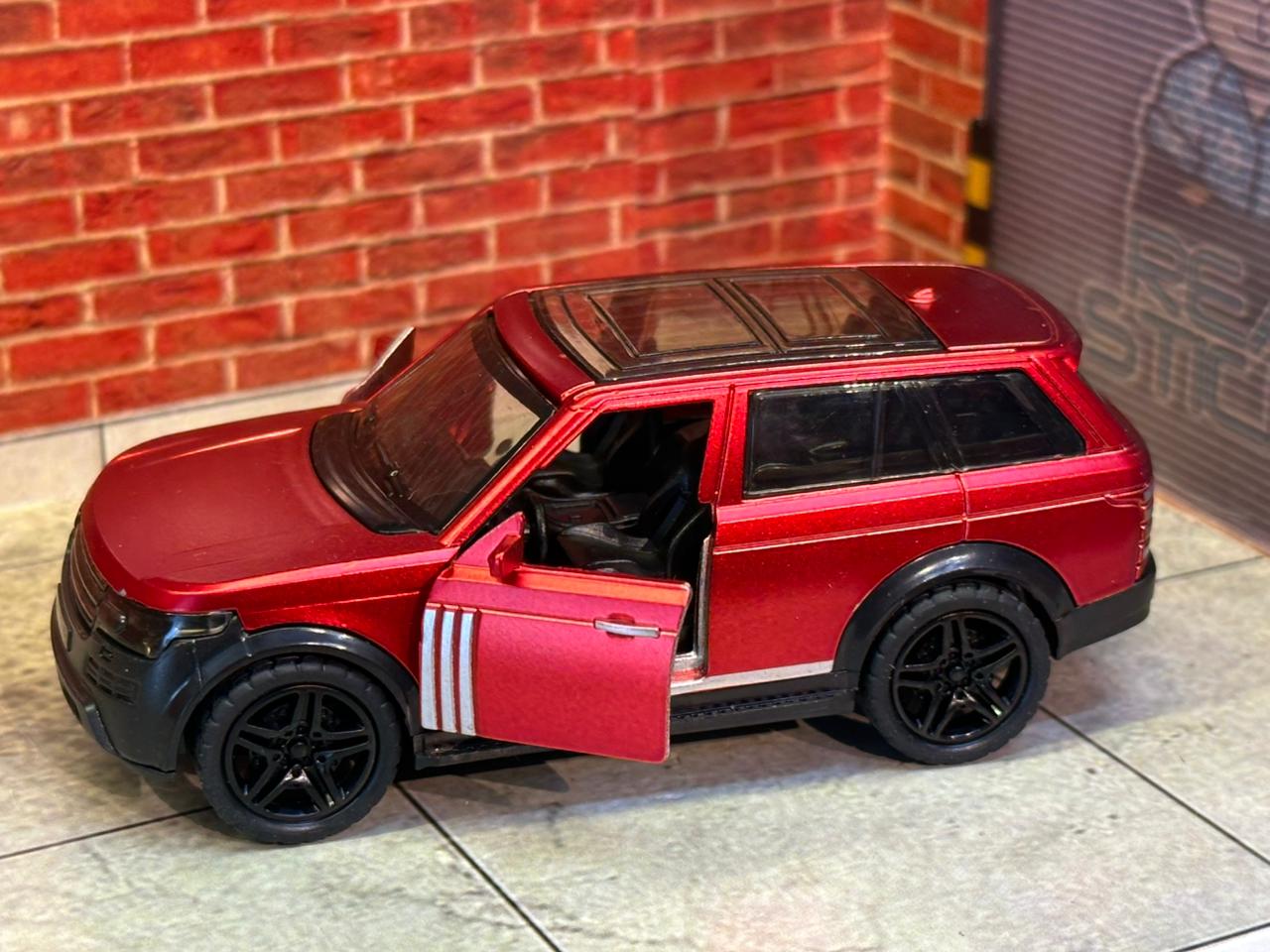 Range Rover Vogue L405 Edition 1:43 Scale