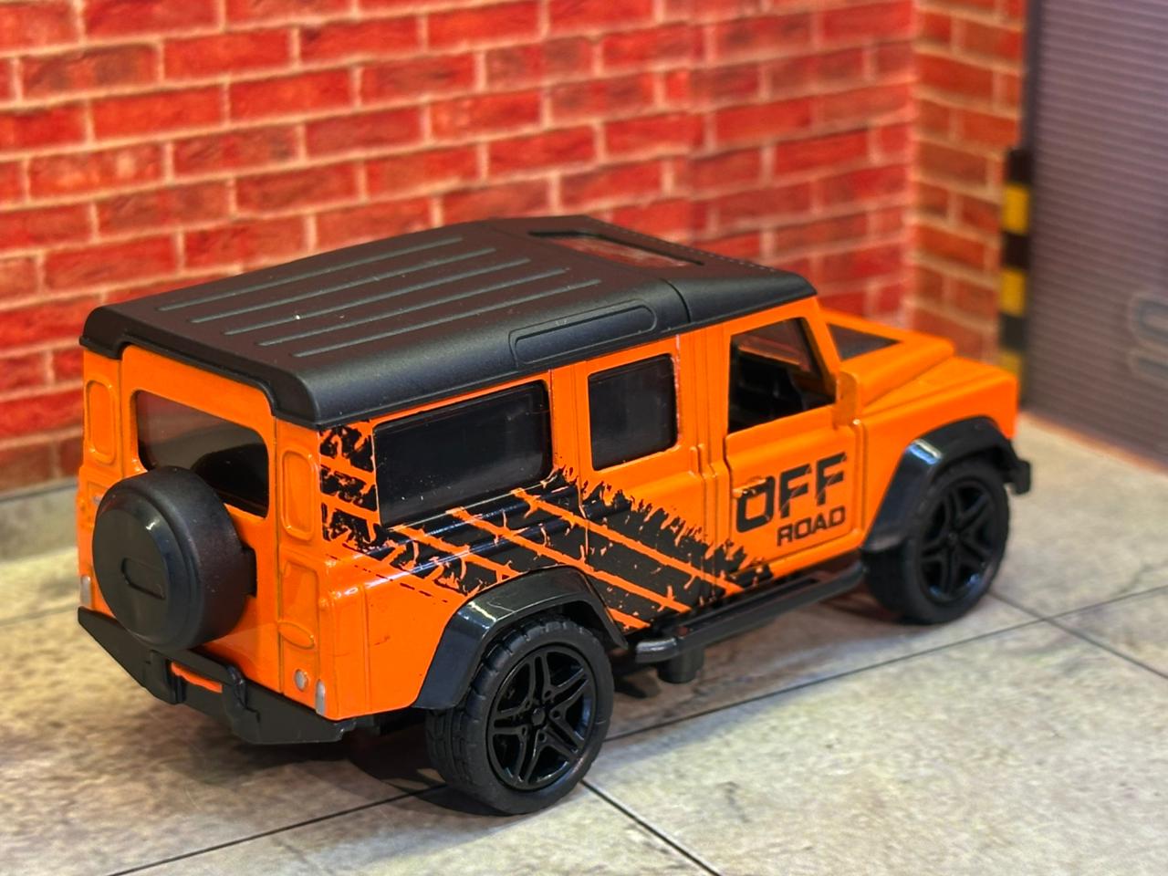 Land Rover Defender 110 1:43 Scale