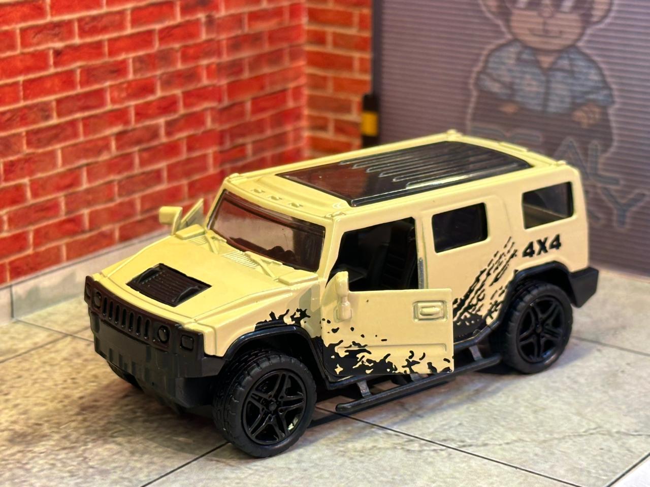 Hummer H2 "Desert Storm" Edition 1:43 Scale