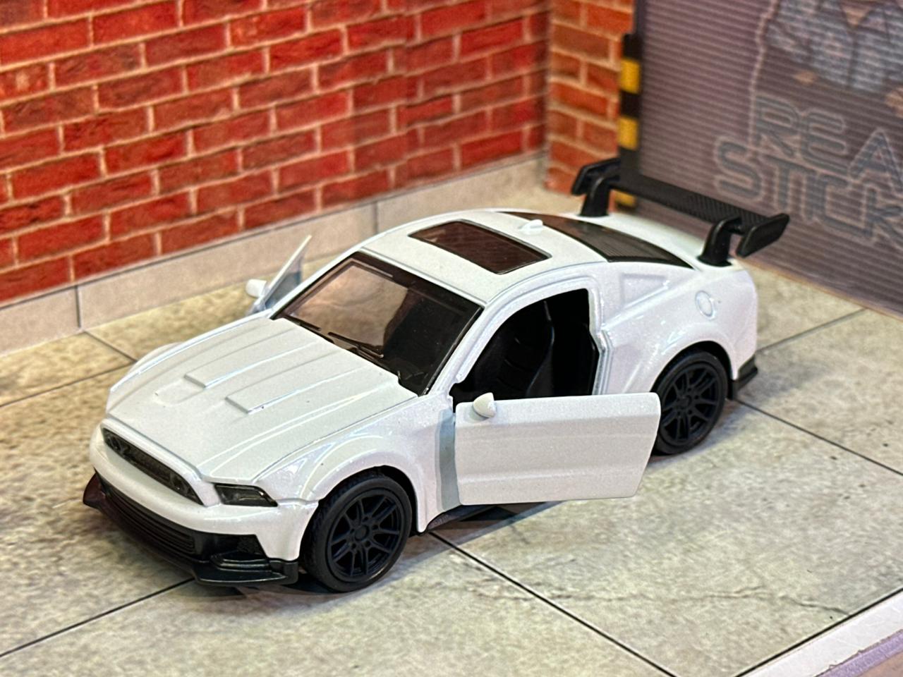 Ford Mustang 1:43 Scale