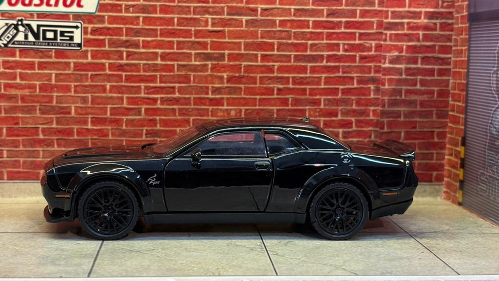 Dodge Challenger SRT Hellcat Redeye 1:32 Scale