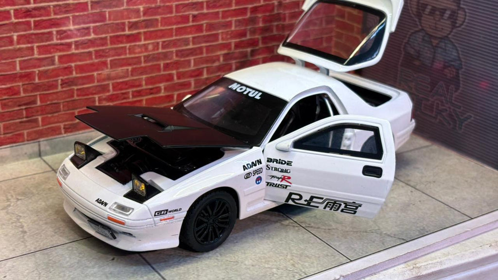 Mazda RX-7 (FC3S) 1:32 Scale