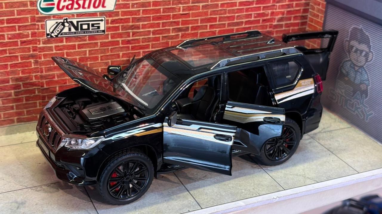 Toyota Land Cruiser Prado 1:24