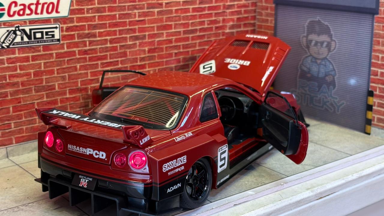 Nissan Skyline GT-R R34 1:24 SCALE