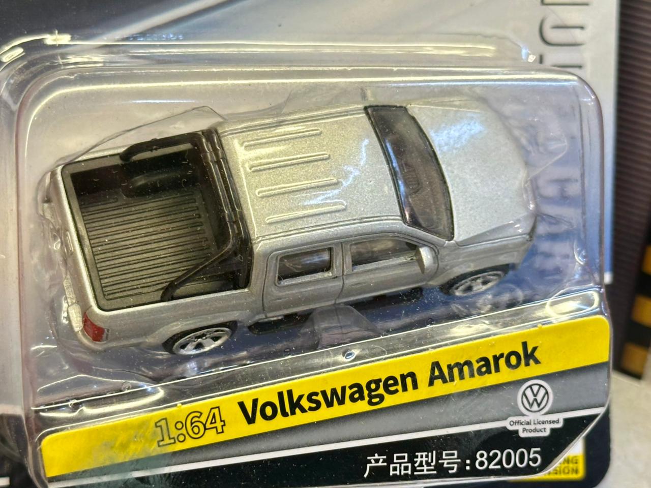 CCA OFFICIAL LICENSED 1:64 Volkswagen Amarok Silver