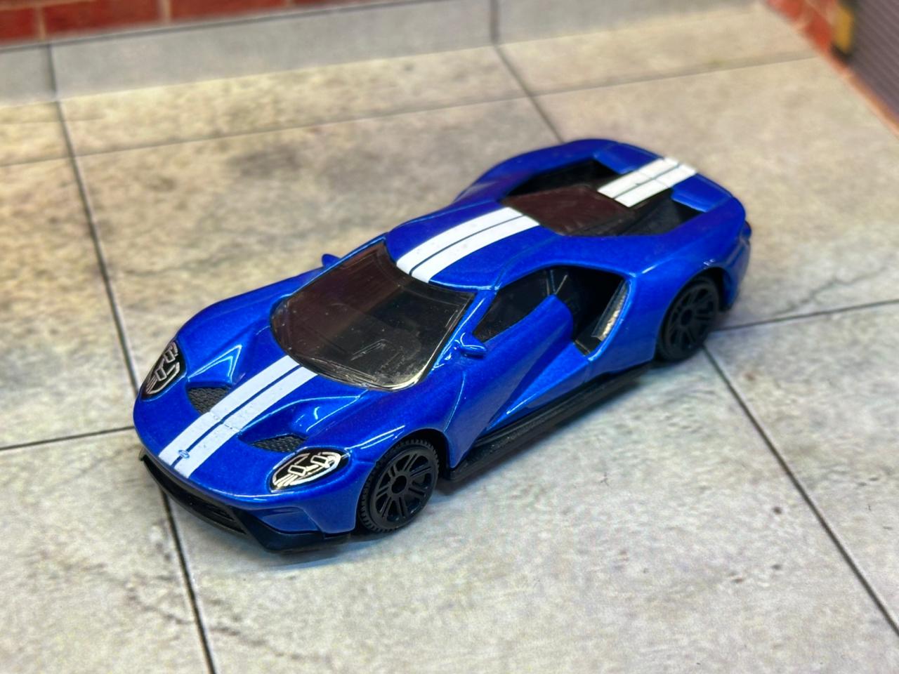 CCA 1:64 Ford GT (2017) Official Licensed Blue