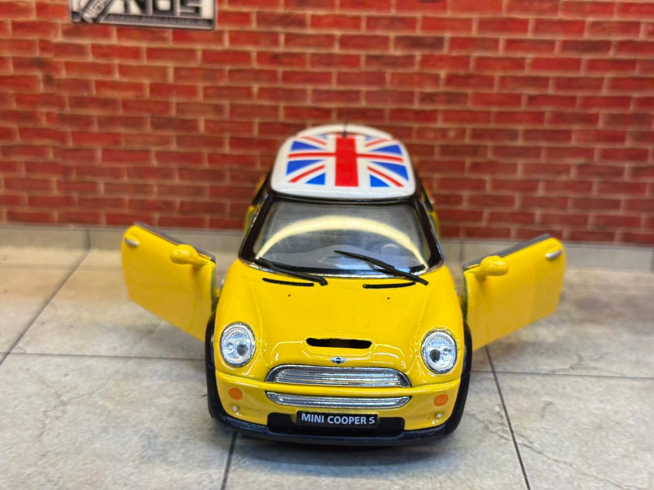 Kinsmart Official Licended Mini Cooper S 1:28 Scale
