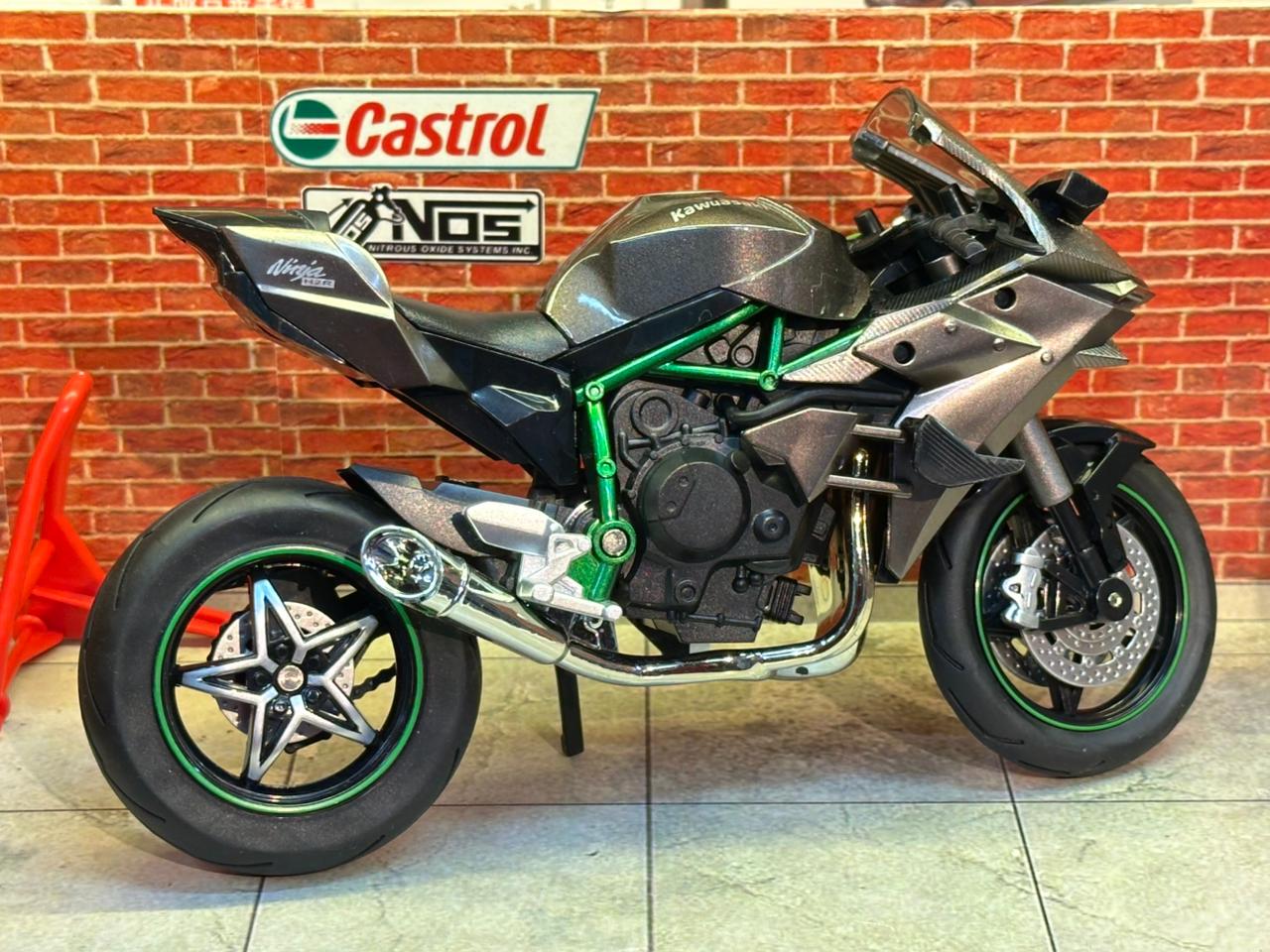 Kawasaki Ninja H2R 1:10 SCALE PREMIUM DETAILING