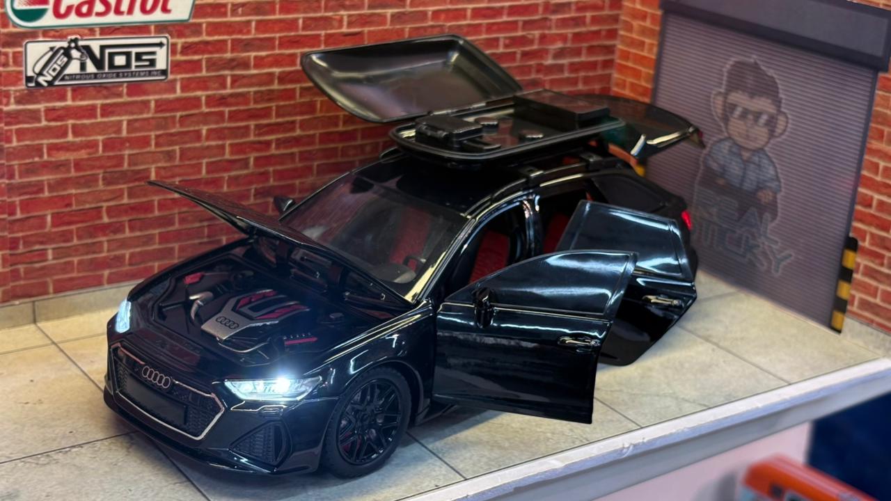 Audi RS6 Avant with Roof Box (Full black)