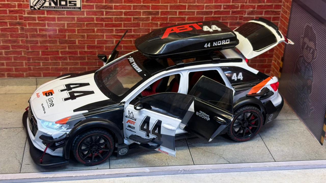 Audi RS6 Avant Modified with Roof Box & Racing Livery (Black & White)